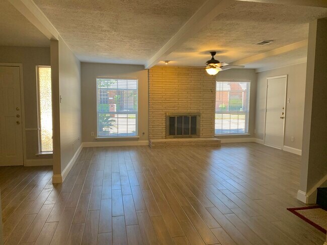 Living Room - 3214 Continental Dr