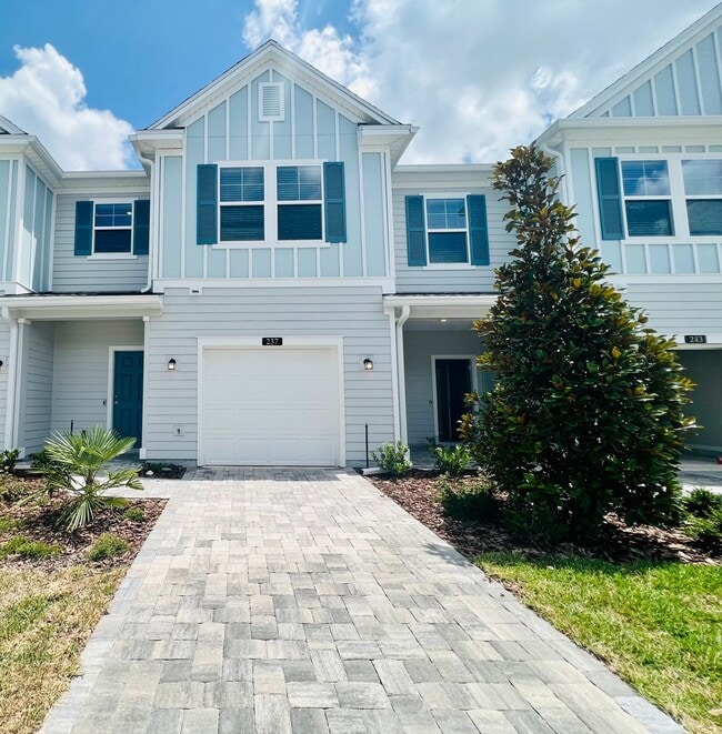 Building Photo - 2 Bedroom 2.5 bath Townhome in Beachwalk!