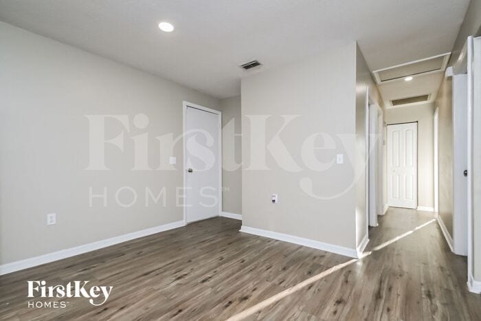 Building Photo - 7610 S Sherrill St
