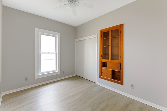 Building Photo - 849 S Belleview Pl