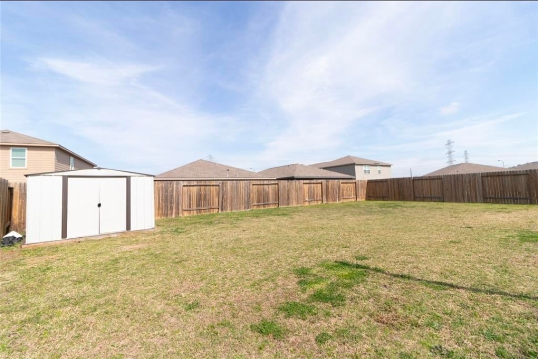 Building Photo - 15310 Albert Oak Dr