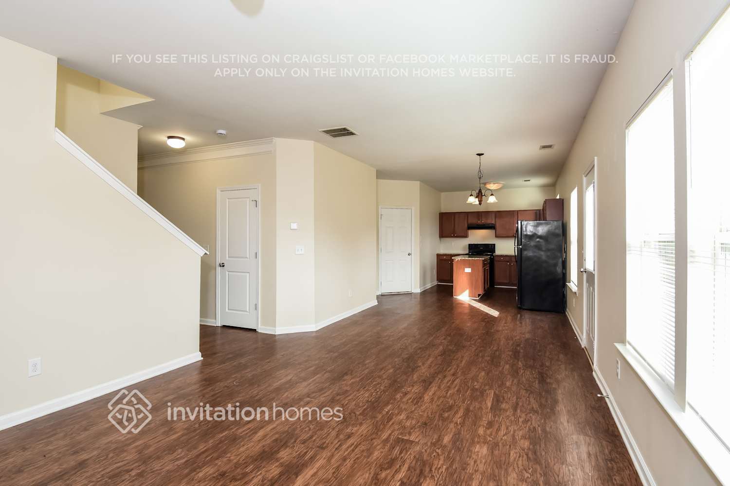 Building Photo - 400 Village Broad St