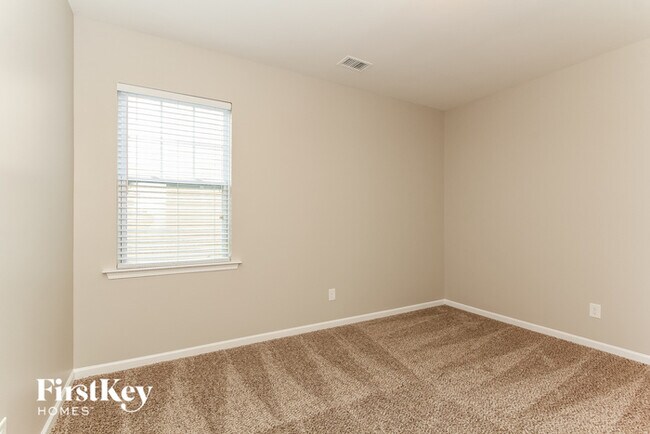 Building Photo - 10124 Garman Hill Dr
