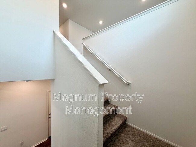 Building Photo - 31356 Sycamore Leaf Dr