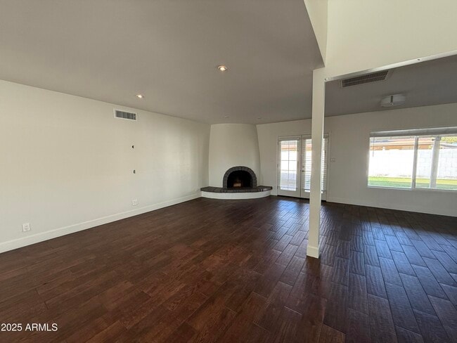 Building Photo - 8902 E Cholla St