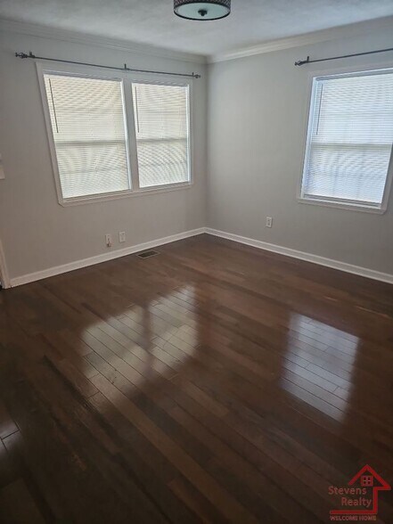 Building Photo - 2412 Chapel Ave