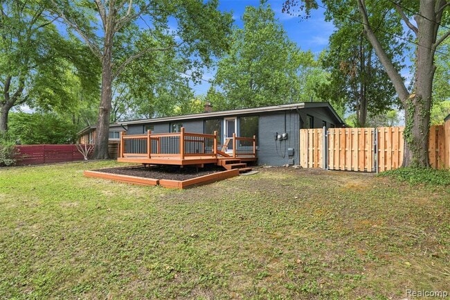 Building Photo - 1011 Brooklawn Dr