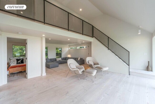 Building Photo - 590 Haywaters Dr