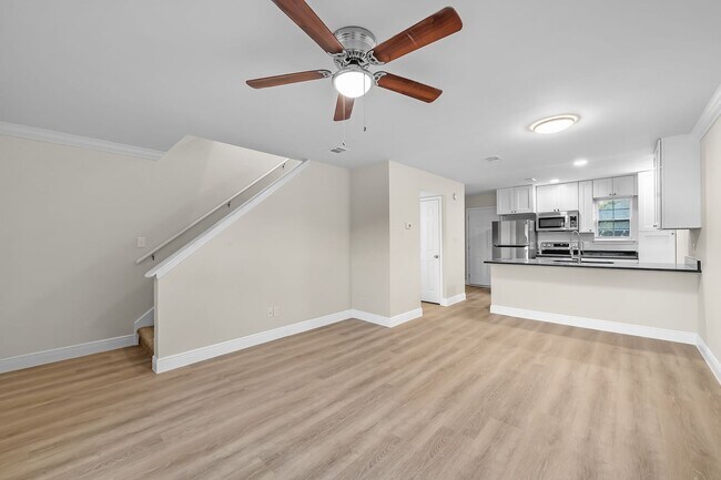 Building Photo - Crown Molding & Granite Kitchens********* Renovated 2 Bedroom 1.5 Bath********* Beautiful Townhom...