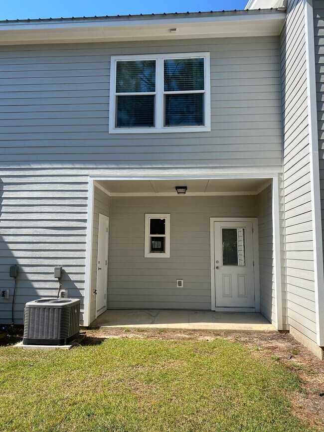 Covered Back Porch - 44 N Sand Palm Rd