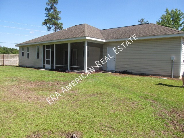 Building Photo - 26 Village Ln