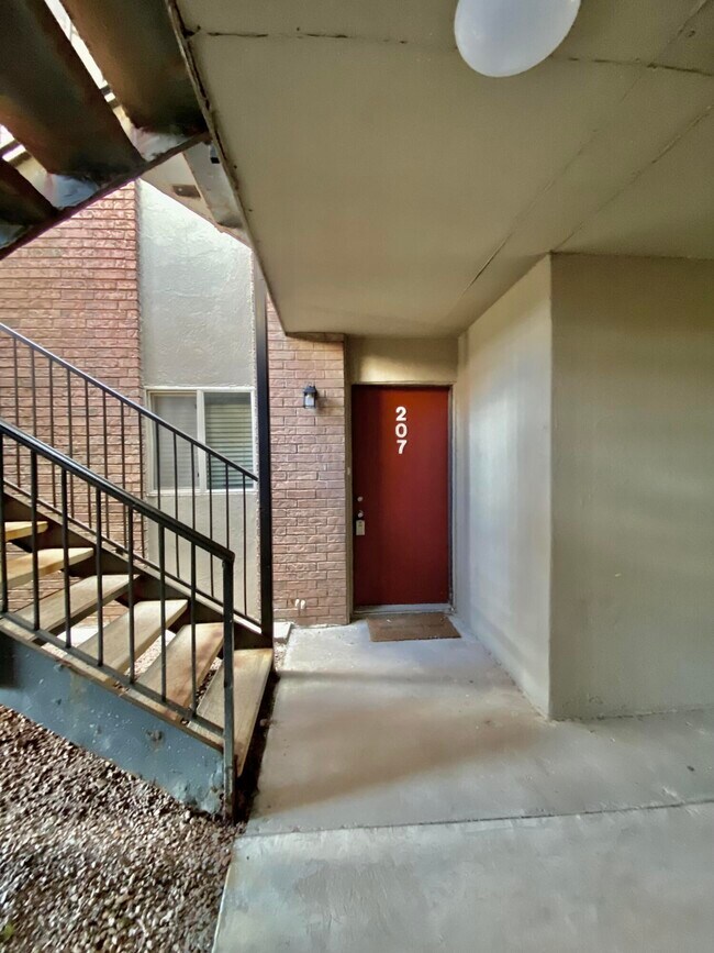 Building Photo - 4433 N Stanton St