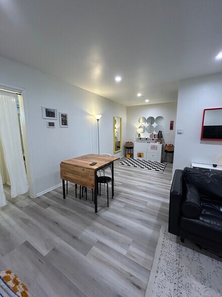 Dining Area - 123 S St Andrews Pl