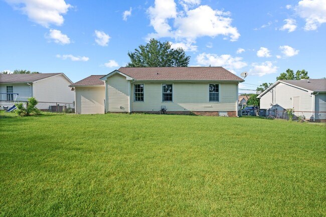 Building Photo - Renovated 3-Bed/2-Bath Home with Garage & ...