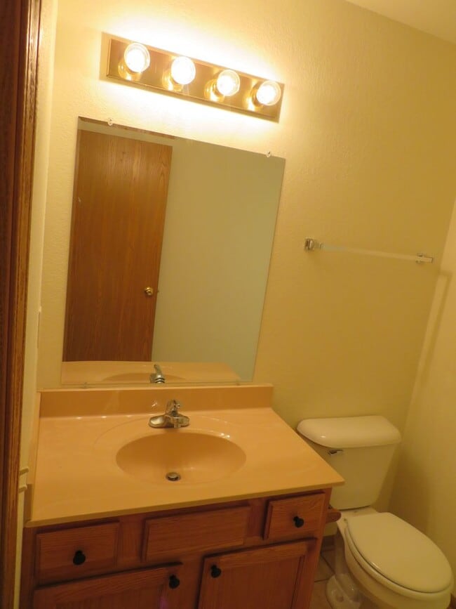 Building Photo - Raco 130/134 Nordic