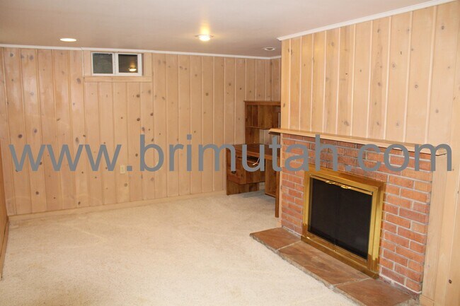 Building Photo - 4192 S Holloway Dr