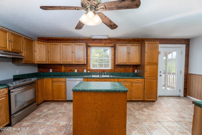 Building Photo - 521 NC-172