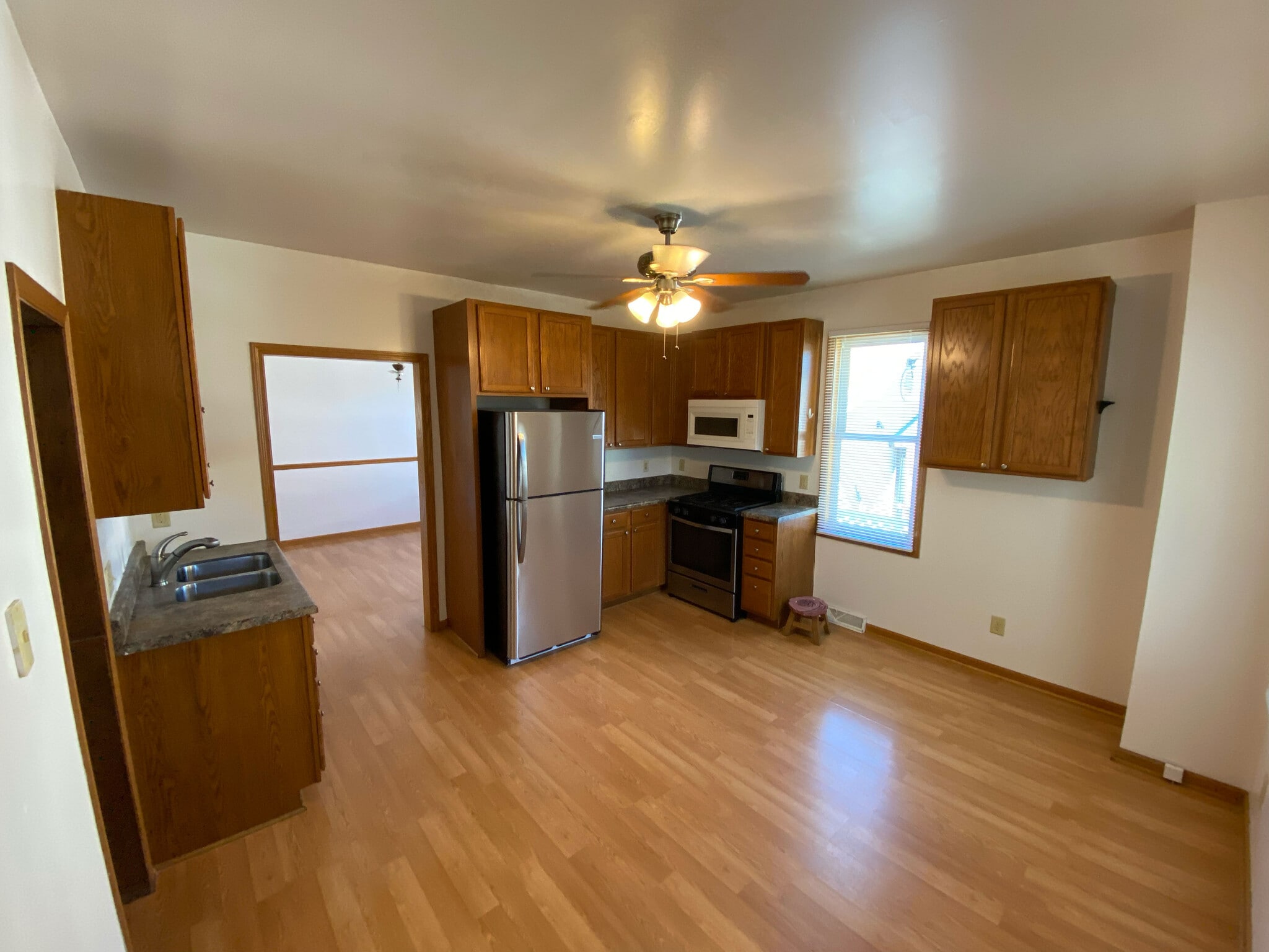Kitchen - 3633 E Carpenter Ave