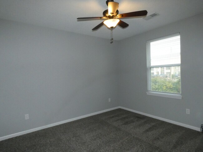 Building Photo - 9519 N Baltimore Ave