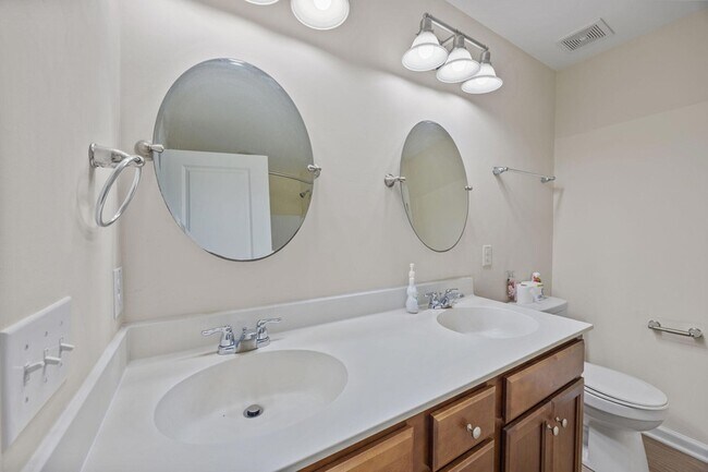 Building Photo - 8988 Cat Tail Pond Rd