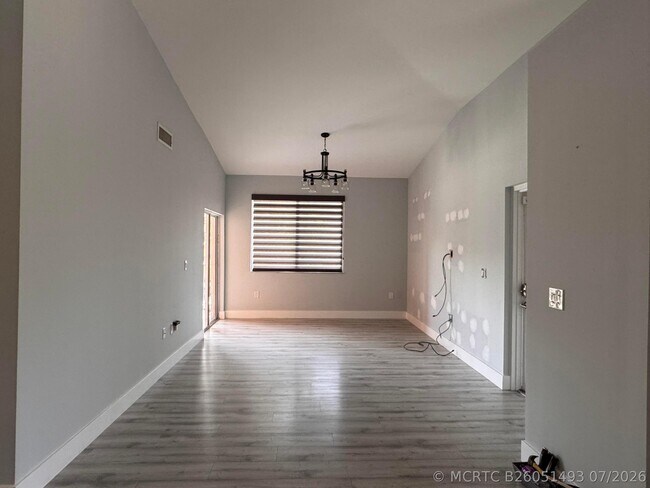 Building Photo - 6936 SW 39th St