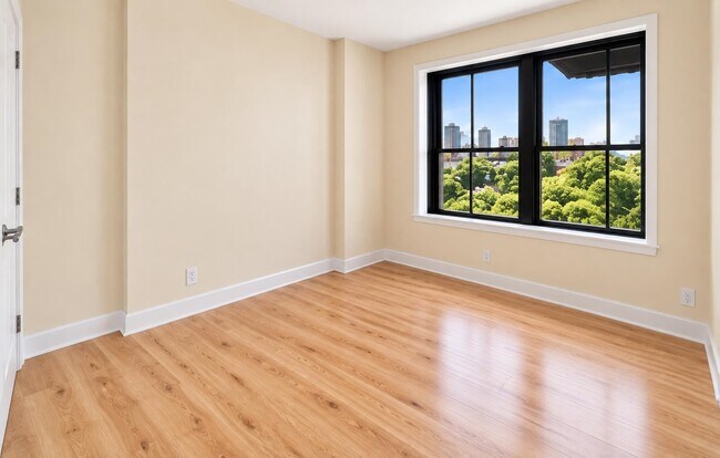 Building Photo - 1025 Maxwell Ln