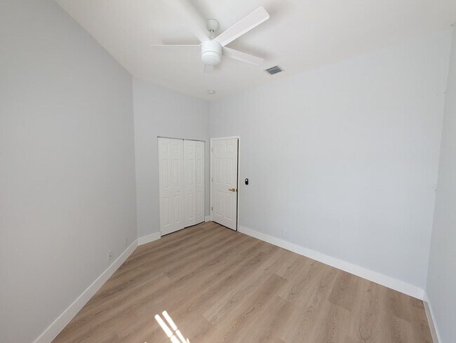 Building Photo - Luxury-Style 3BR Home in Prime West Palm Beach Location