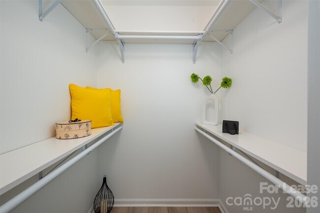 Building Photo - 10943 Carmel Crossing Rd