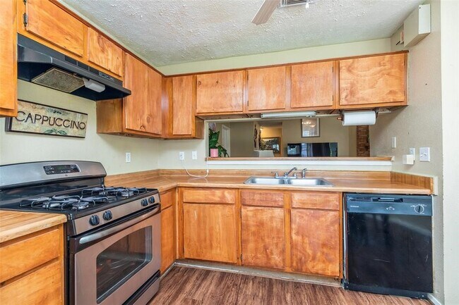 Building Photo - 12210 Westwold Dr