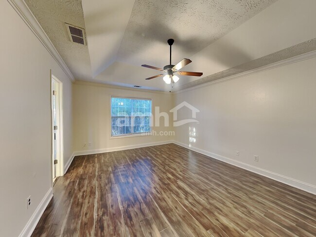 Building Photo - 677 New England Way