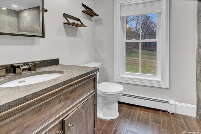 Building Photo - 42 Blydenburgh Ln