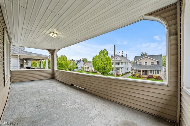 Building Photo - 2056 Wascana Ave