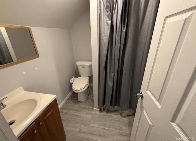 Building Photo - 364 Ashford Ave