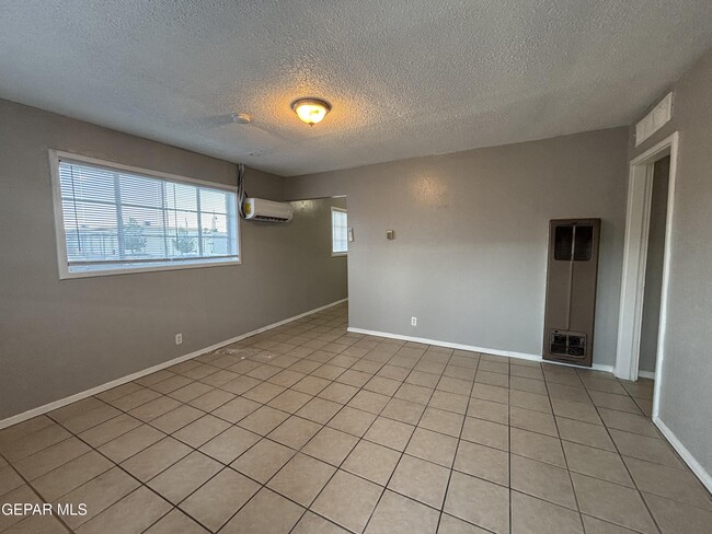 Building Photo - 3906 Harrison Ave