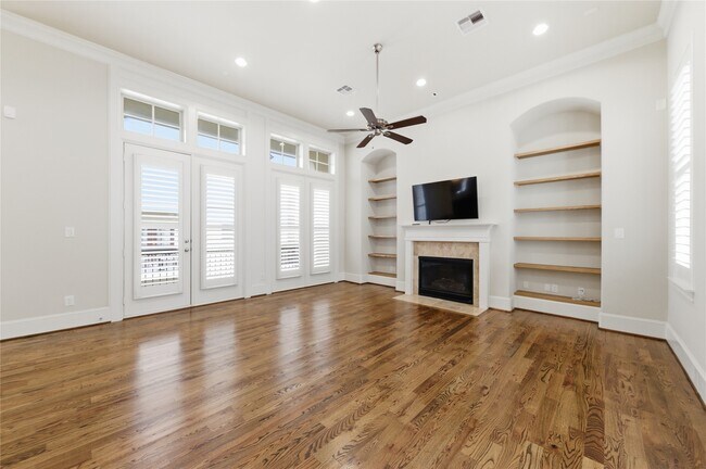 Building Photo - 2508 Sherwin St