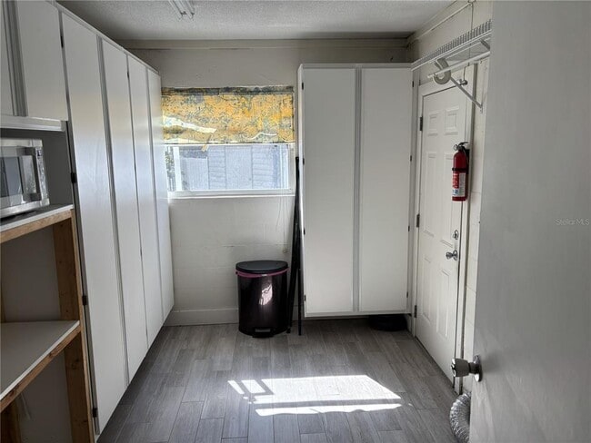 Building Photo - 6106 Lawncrest Pl