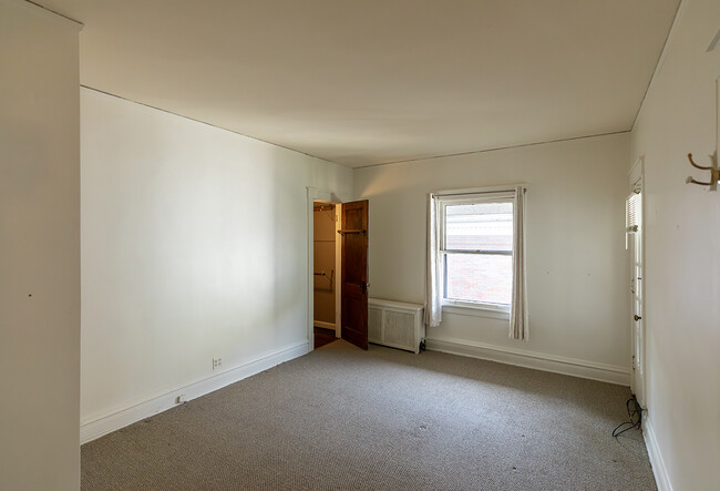 Building Photo - 202 Ridgeland Ave