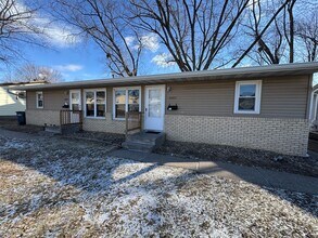 Building Photo - HM 2607/2609 Magnolia Drive