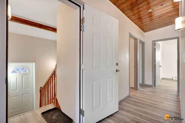 Building Photo - 408 E Manor Ave