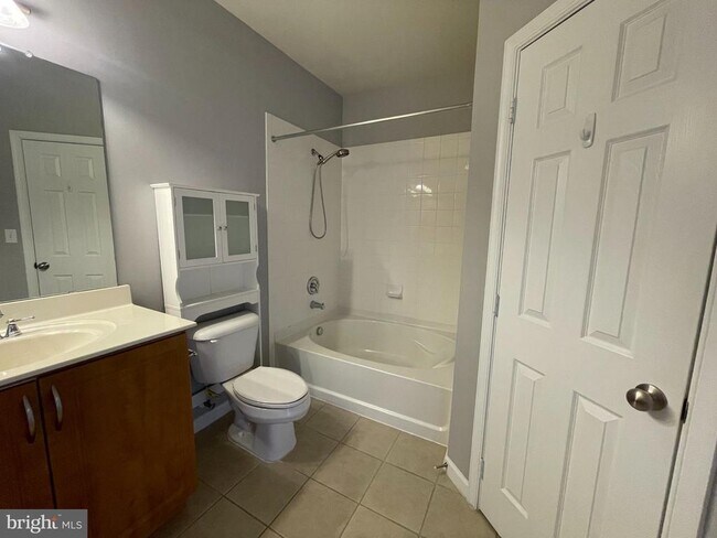 Building Photo - 12124 Garden Ridge Ln