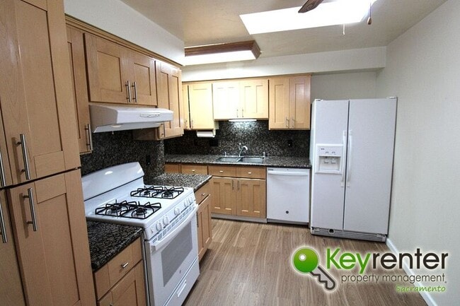 Building Photo - 3429 Braeburn St