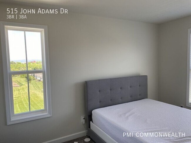 Building Photo - 515 John Adams Dr NW