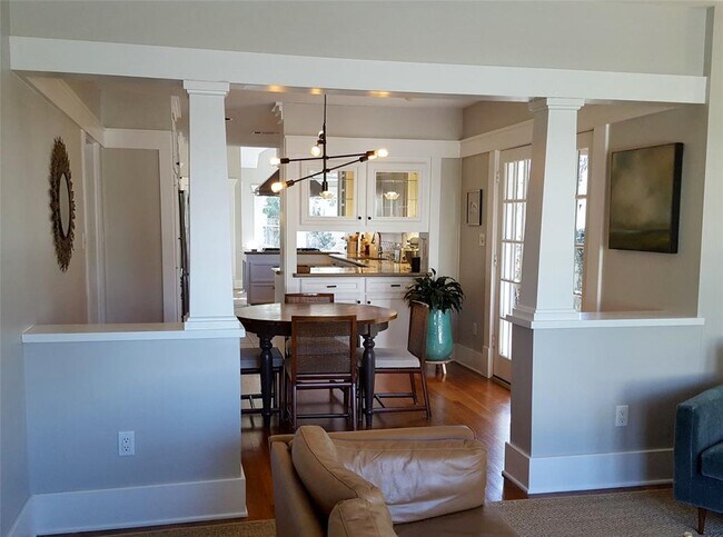 Building Photo - 1018 Highland St