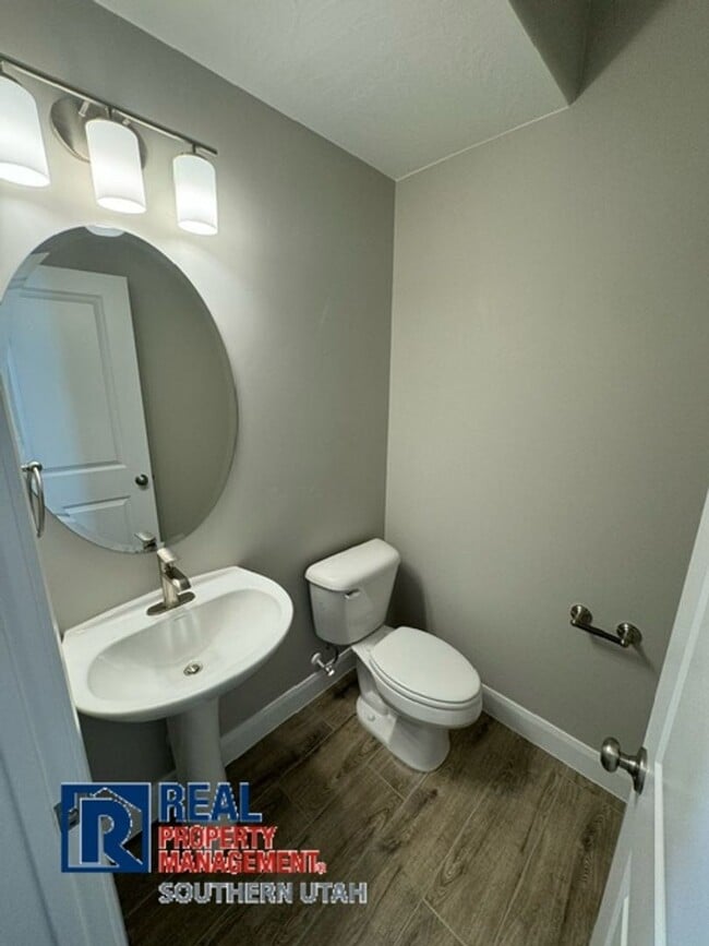 Building Photo - River Trail Townhome