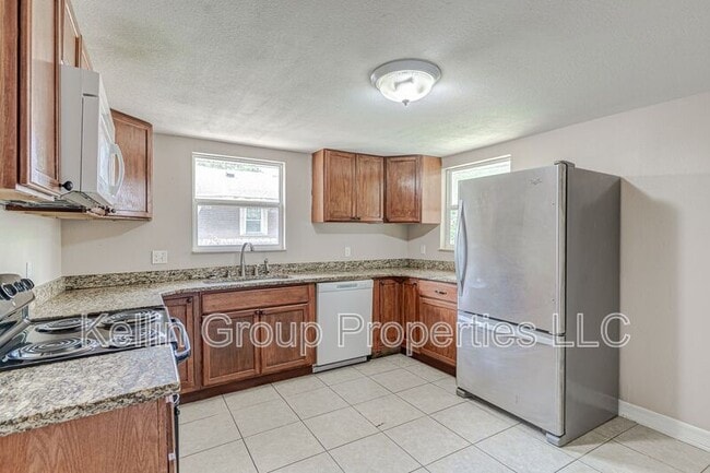 Building Photo - 536 W Belmar St