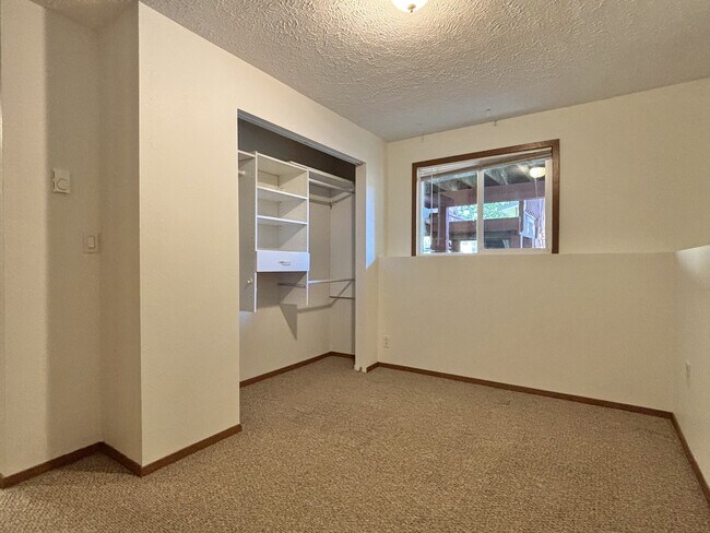 Building Photo - 3820 E 21st Ave