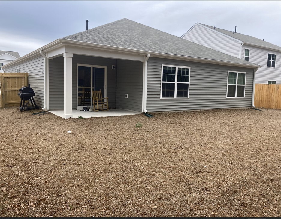 Back of House - 4003 Calabash Ct