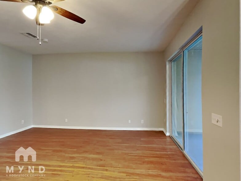 Building Photo - 12042 Lake Allen Dr