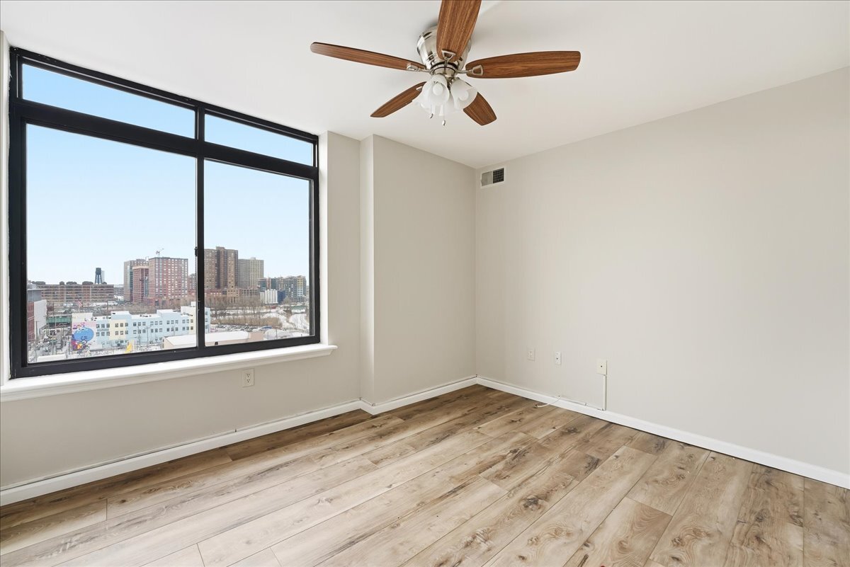 Building Photo - 700 1st St