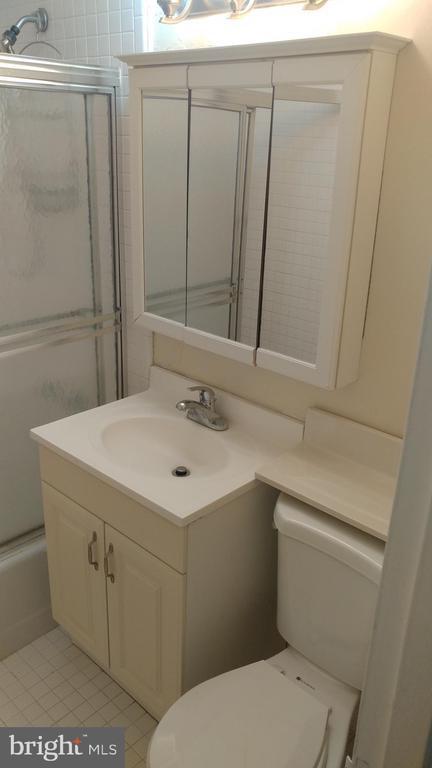 Building Photo - 1021 Arlington Blvd